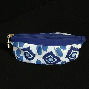 Estee Lauder make up bag with sleep mask and clay renewal mask